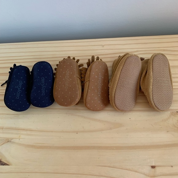 Baby gap shoes- navy 0-3 mths, tan with laces 3-6 mths, tan loafers 6-12 mths - Picture 2 of 5